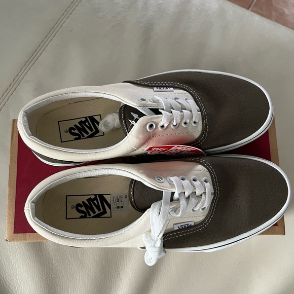 ❌SOLD Authentic Vans shoes | New Vans White / Olive Green - Picture 5 of 7